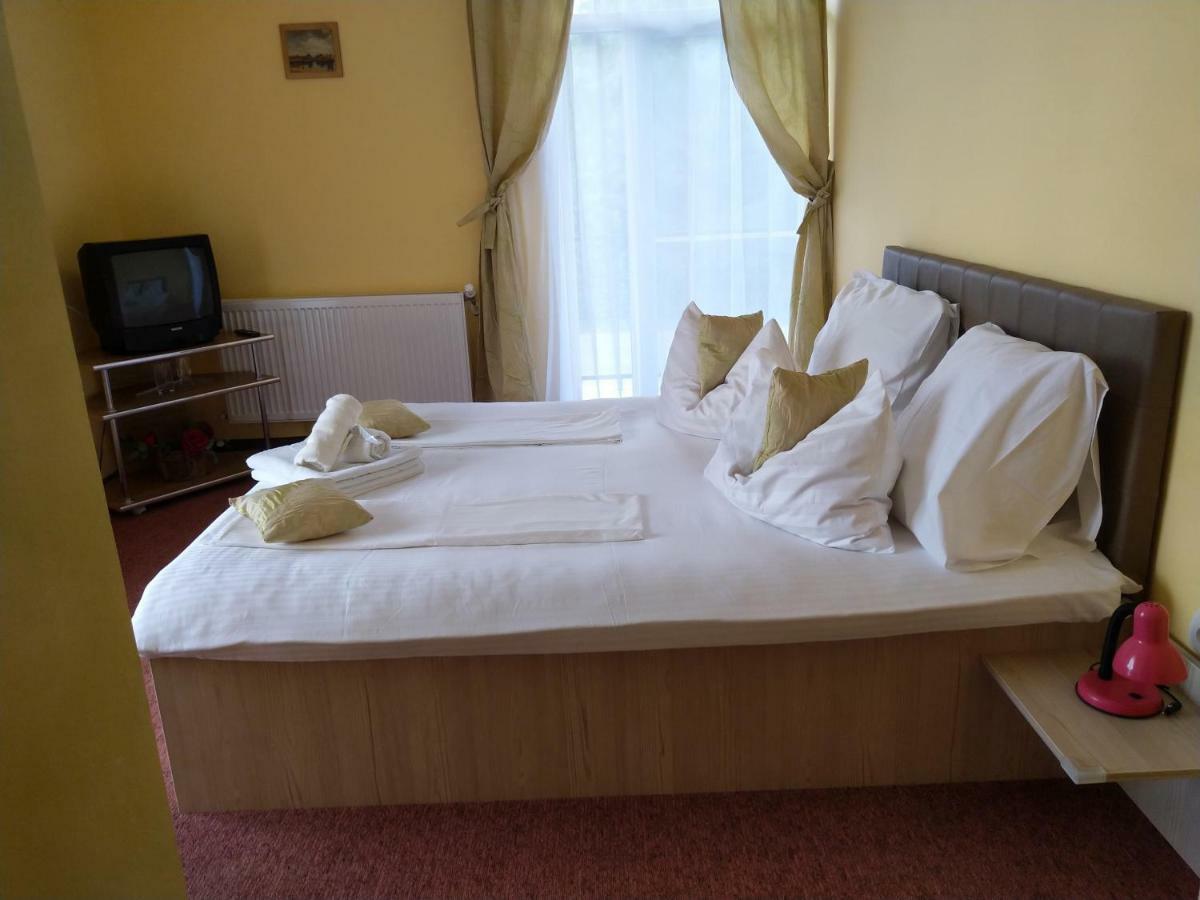 Hotel Casa Crina Băile 1 Mai Zewnętrze zdjęcie
